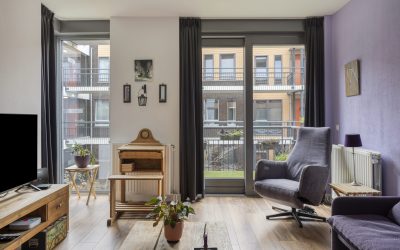Modern 3-kamerappartement met zonnig balkon, eigen parkeerplaats en twee bergingen, gelegen 1e verdieping van het appartementencomplex Van Beugenkwartier Oisterwijk.