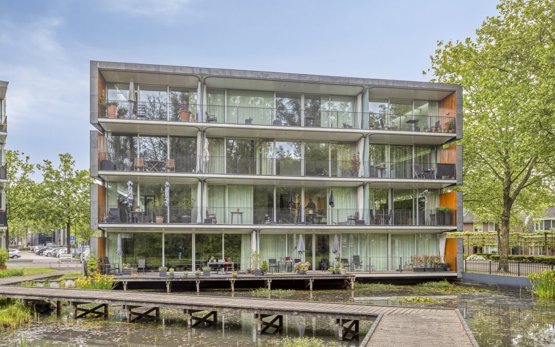 VLOEIWEG 15 OISTERWIJK.  OP TOPLOCATIE GELEGEN 2-KAMERAPPARTEMENT MET ZONNIG BALKON VAN 18 M2.